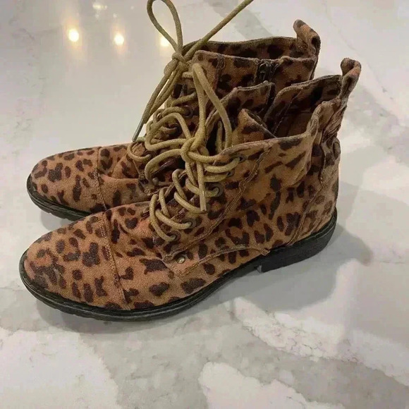 Billabong Willow Way Leopard Ankle Combat Boots Zipper Laces Women’s Size 7 - Picture 1 of 8